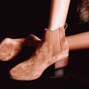dover cognac suede